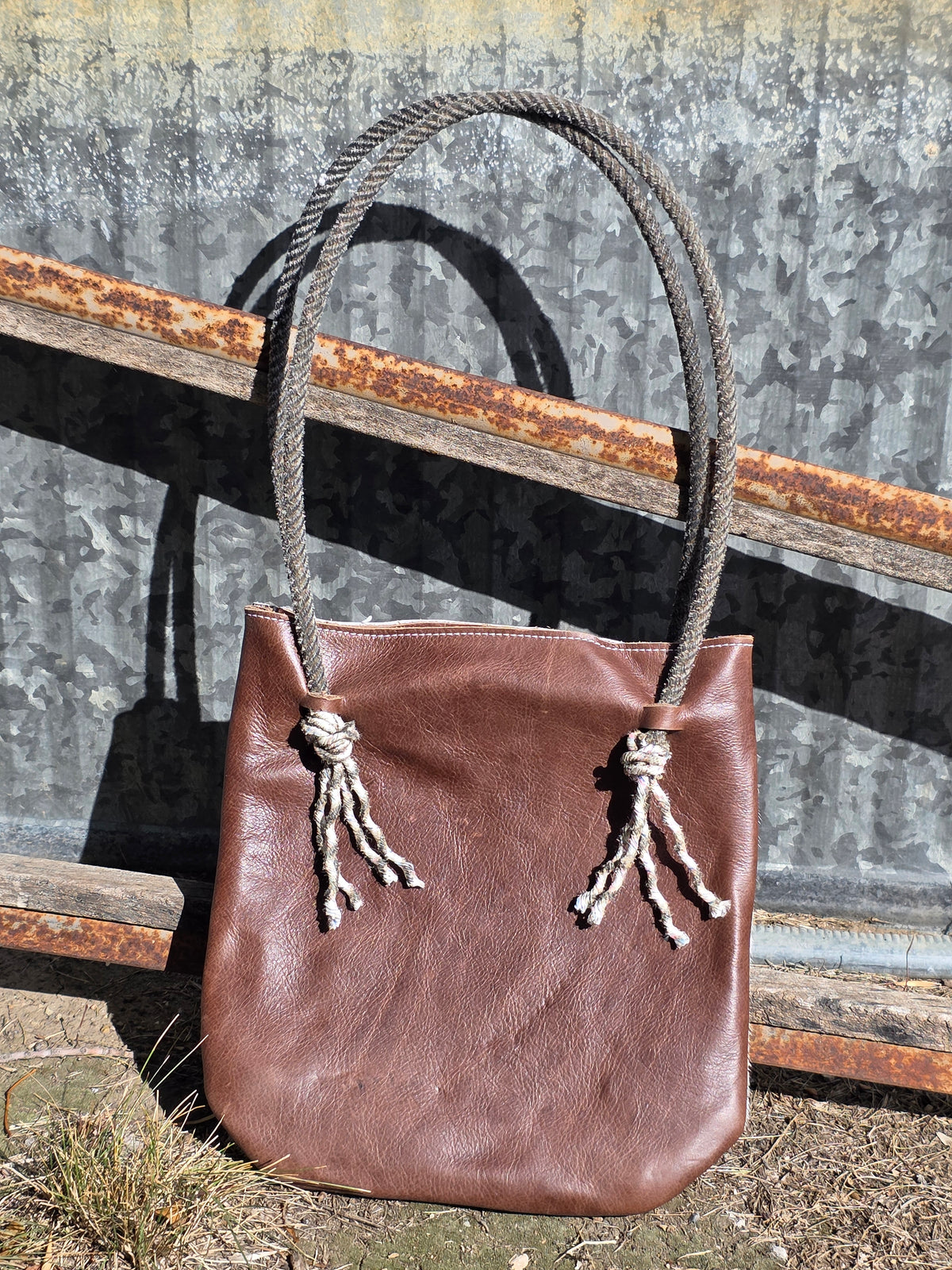 B/W Lariat Purse