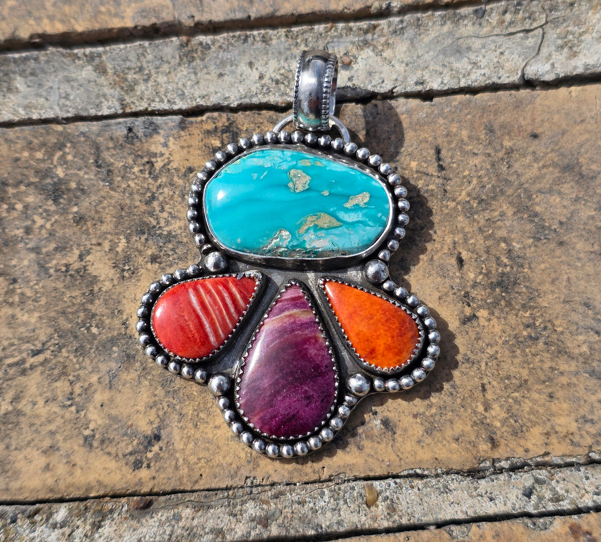 Cavvy Pendant