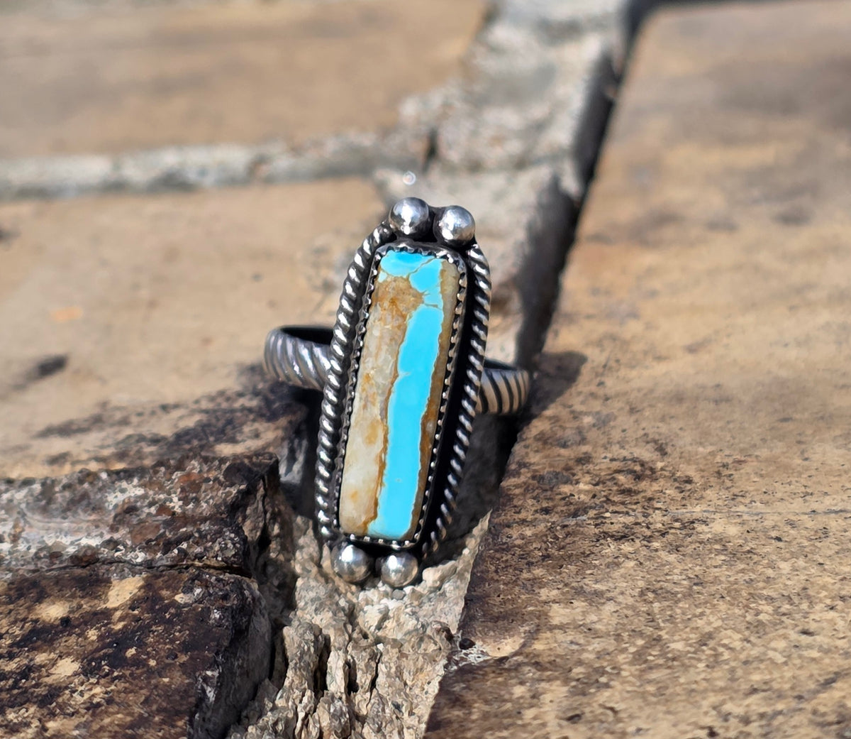 Valley View Ribbon Ring